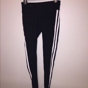 leggings with stripe